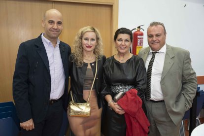 Santos Álvarez e Inma Cabrerizo, de Cash Borosa; Estela Arcos y Antonio Simón, de Gelfie Gestor Online.