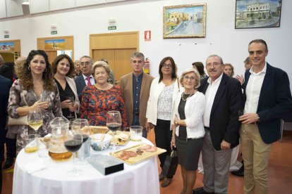 María del Carmen Góngora, de Farmacia Santa Fe de Mondújar; Amanda y Eduardo Cañizares, de Novasys; Leopoldo; Ángeles Martínez; Francisco Nieto y Antonia Santander, de Paraje del Mueble; Maribel Siles y Francisco Góngora.