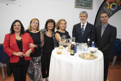 Susana Márquez, de Interiorismo Textil; María José Vizcaíno, de Lunas María José; Carmen del Castillo; María Mulero, Citröen Salinas Car; Gregorio Fernández Felices y Ramiro Téllez, de Almerienses.