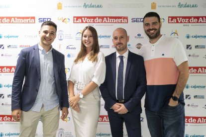 Mohamed Ezzizaoui, Karolina Lewandoska, Francisco G. Luque y Pablo García, periodistas y fotógrafo de La Voz de Almería.
