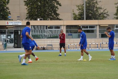 Gaizka Garitano en el campo Anexo.