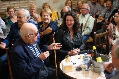 Alejandro Reyes dirigiendo unas palabras a los asistentes.