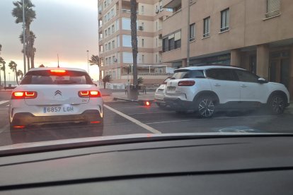 Semáforo caído junto a El Palmeral.