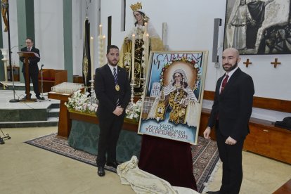 Presentación del cartel anunciador de la procesión extraordinaria.