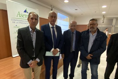 En la foto, Luis Escámez, José Cano, Alfonso Guerra y Antonio Valdivieso.