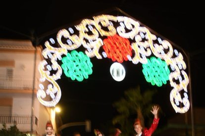 La comitiva de festejos inauguró el pasado jueves la feria de noche.