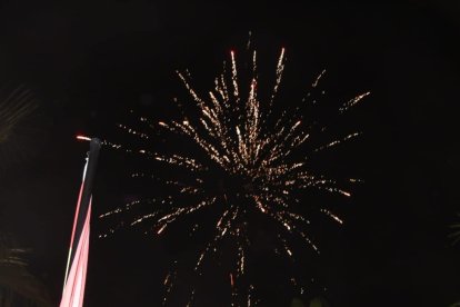 Los fuegos artificiales anunciaron el comienzo de las Fiestas.