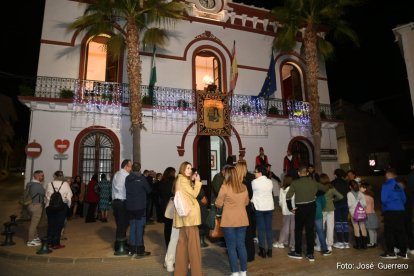 Los vecinos no se perdieron el pregón de El Pillo y de Juan Antonio Gómez García.