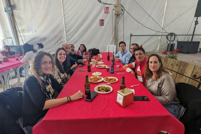 Compañeros de trabajo disfrutando de la Feria de Cuevas del Almanzora.