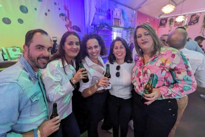 Jesús, Fina, Isa, Elisa y Maria José.