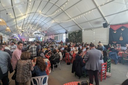 Ambiente festivo en la Feria de mediodía de Cuevas del Almanzora.