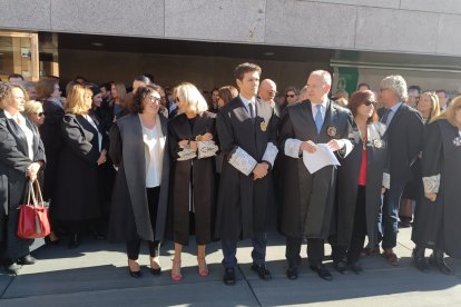 Almería se suma a las concentraciones de ayer en otras sedes judiciales.