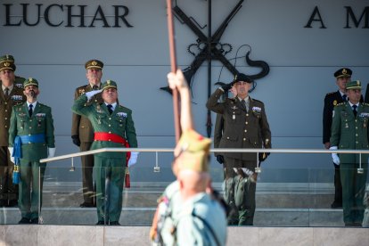 El patio de armas de la Base Álvarez de Sotomayor acogió la toma de mando de Carreras Postigo.