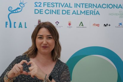 La cineasta ejidense Nuria Vargas abrió FICAL Documental con su aplaudida película Controverso.