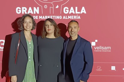 Giovanni Beltrán, director de Marketing y Comunicación de Globomatik acudió con Catalina y Estefanía, miembros del equipo de marketing de la empresa.