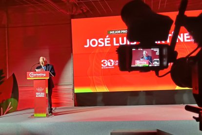 El editor de La Voz de Almería, Jose Luis Martínez, durante su discruso.