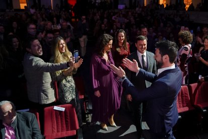 Álvaro Morte, al llegar al Teatro Cervantes.