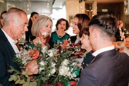 Diego y María, con sus sobrinos Virgina, Mario y Jesús.