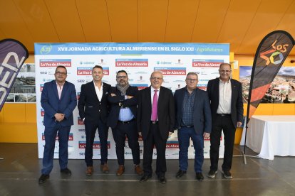 Olivier Martínez (La Voz de Almería); F. Belmonte, presidente de Biosabor; D. Pérez, consejero delegado de Isleta Media; Antonio Bonilla, alcalde de Vícar; Juan A. González, presidente de Vicasol; y Francisco Rodríguez, concejal de agricultura de V