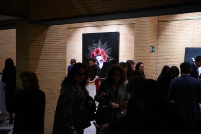 Exposición de arte, óleo sobre piedra, del artista Antonio Manchón.