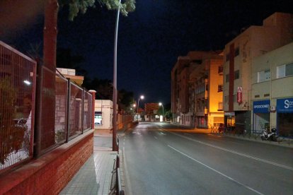 Al fondo el viejo solar.