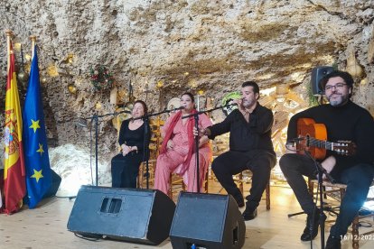 Actuación de la zambomba jerezana de Juan Lara Moneo.