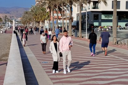 Una mañana de Navidad con un clima idóneo para pasear por la ciudad.
