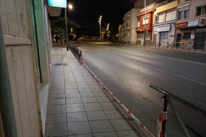 Así ha quedado la acera.