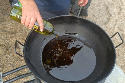 Arrancando unas migas, aunque no llueva.