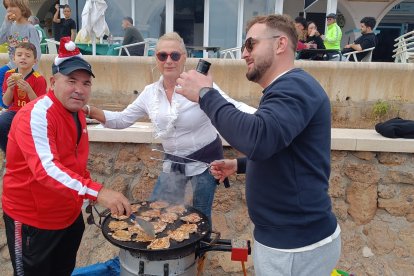 Francisco Ledesma, Aitor Soriano y Manuela Fuente, moragueros de la familia Ledesma.