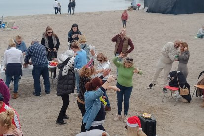 A bailar alegres sevillanas.