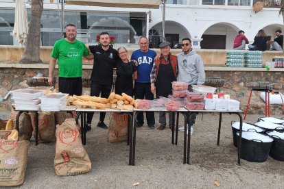 El equipo del restaurante Jazmín del paseo marítimo.