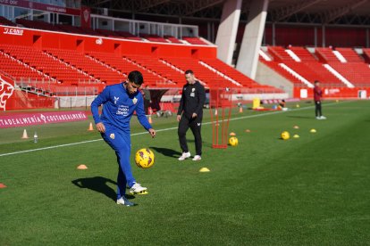 El argentino sigue al margen del grupo, pero con mejores sensaciones.