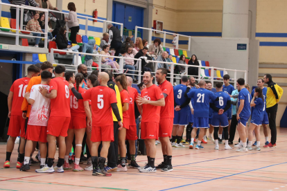 Los rojos contra los azules siguiendo la tradición.