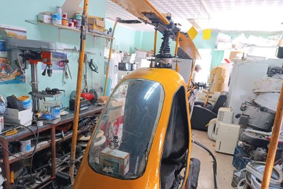 El helicóptero visto por delante.