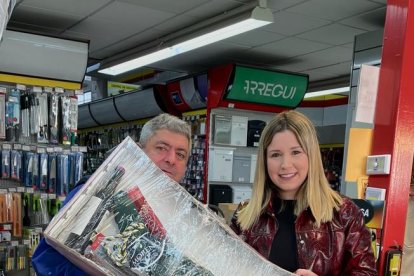 José Antonio Prado Madrid, ganador de la cesta en Ferretería Dial.