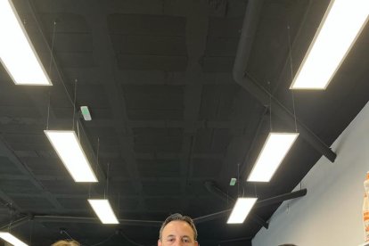 Ariadna Parra Rubio, ganadora de la cesta en Clínica ABC.