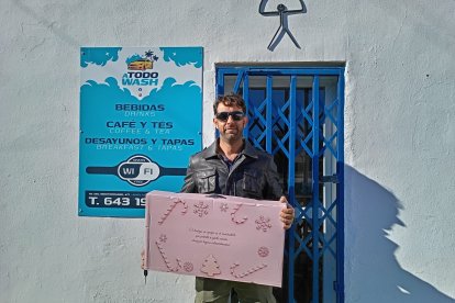 Fernando Arcos Borceno, ganador de la cesta en A Todo Wash Sos Almanzora.