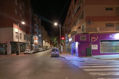 Bajando la calle de Granada.
