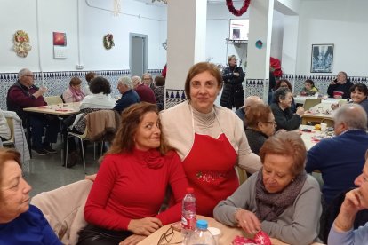 Cante de villancicos en al sede de la asociación de vecinos