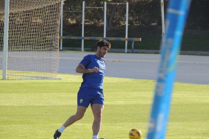 Gonzalo Melero en el campo Anexo del Mediterráneo este lunes.