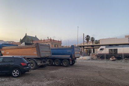 Imágenes junto a la estación de tren.