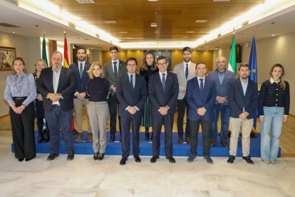 Recepción al consejero de Industria de la Junta de Andalucía en el Ayuntamiento de El Ejido.