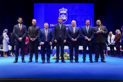 Imagen de todos los homenajeados.