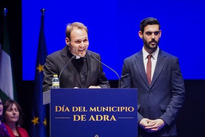 José María Sánchez, párroco de Adra.