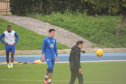 Detalle de su primera sesión con el club rojiblanco.