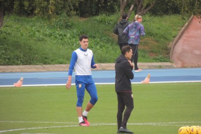 Central zurdo que viene desde la Primera División de Bélgica.