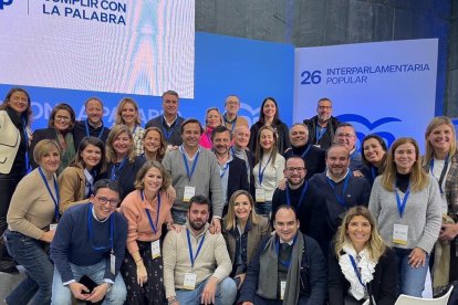 Parte de la delegación popular almeriense en Ourense.