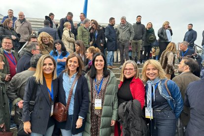 El PP de Almería, arropando a los compañeros gallegos.