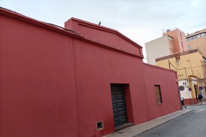 El Tanatorio de FUNALSA sigue prestando servicio como almacén.